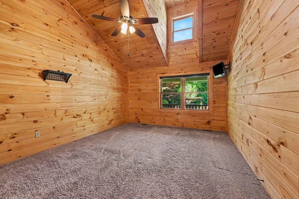 8319 Pine Island Drive NE Comstock Park, MI 49321