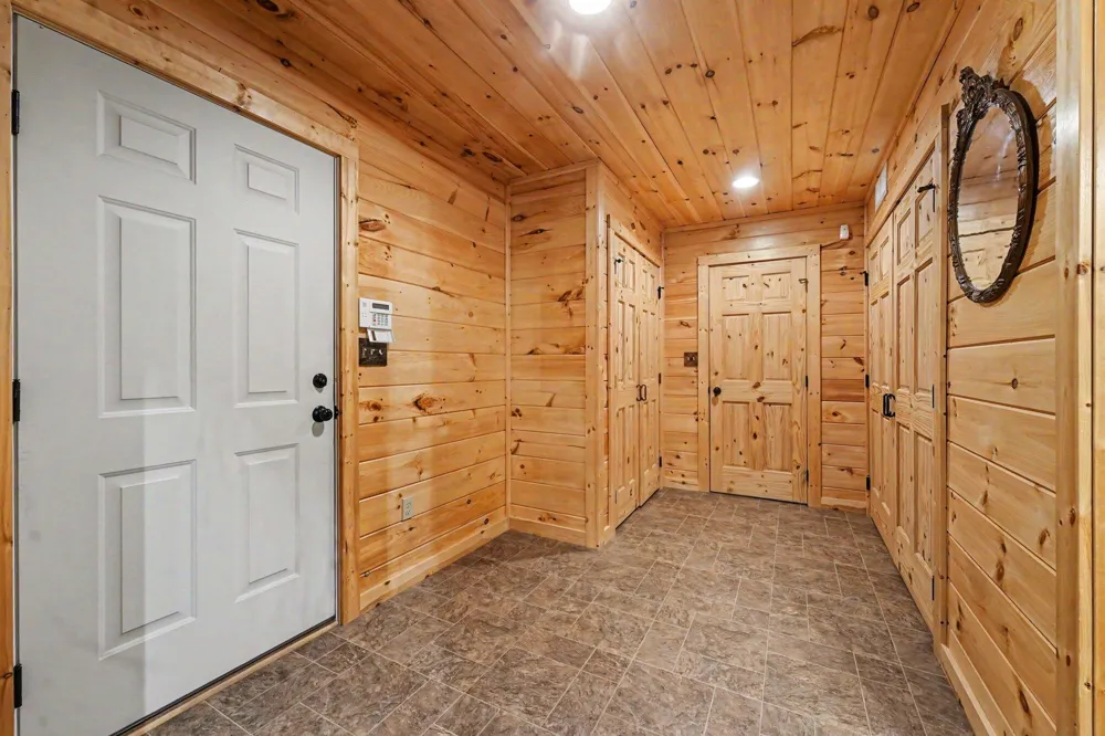 8319 Pine Island Drive NE Comstock Park, MI 49321