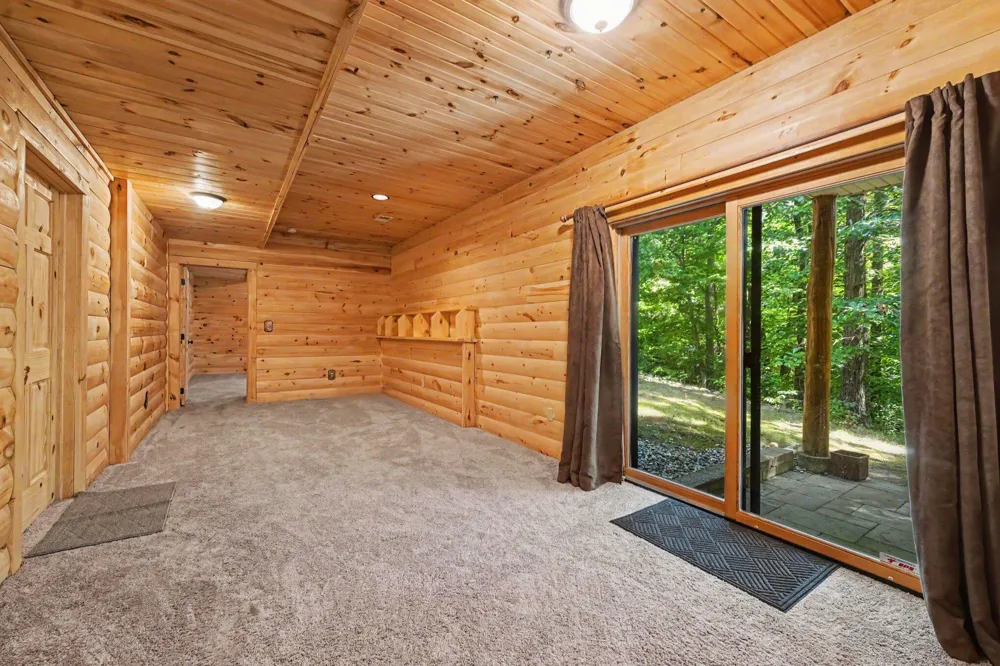 8319 Pine Island Drive NE Comstock Park, MI 49321