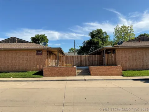 1809 E 2nd Street #12