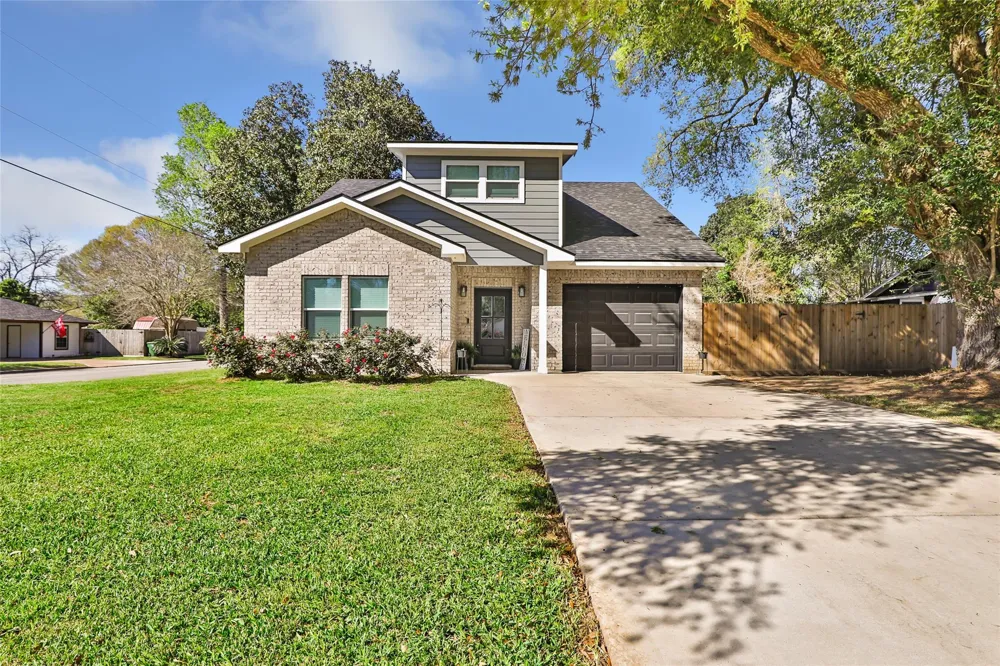 2201 Maple Avenue Liberty, TX 77575