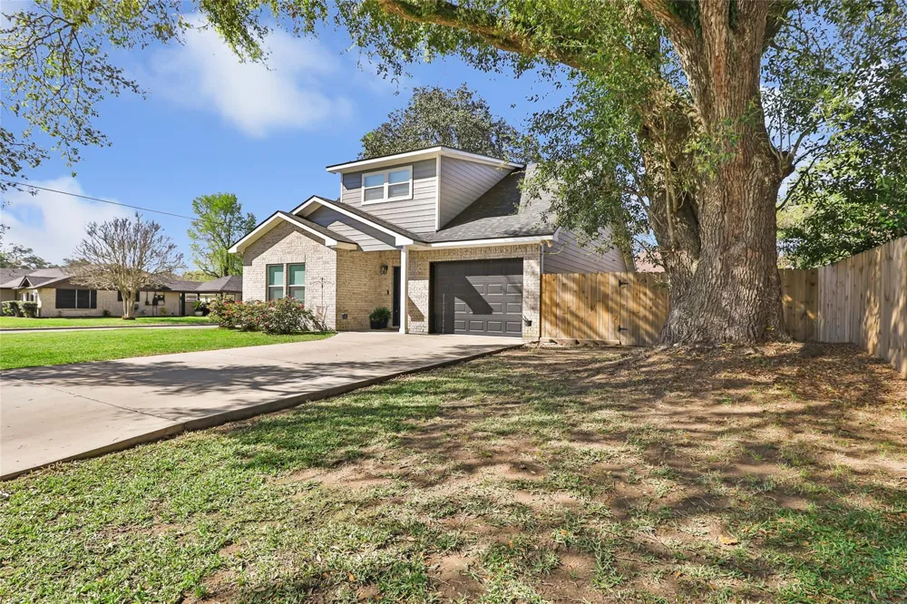 2201 Maple Avenue Liberty, TX 77575