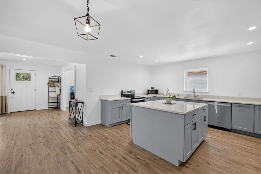 2100 NW 4th Avenue Mineral Wells, TX 76067