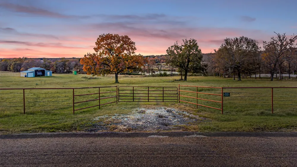 9224 County Road 1200 Athens, TX 75751