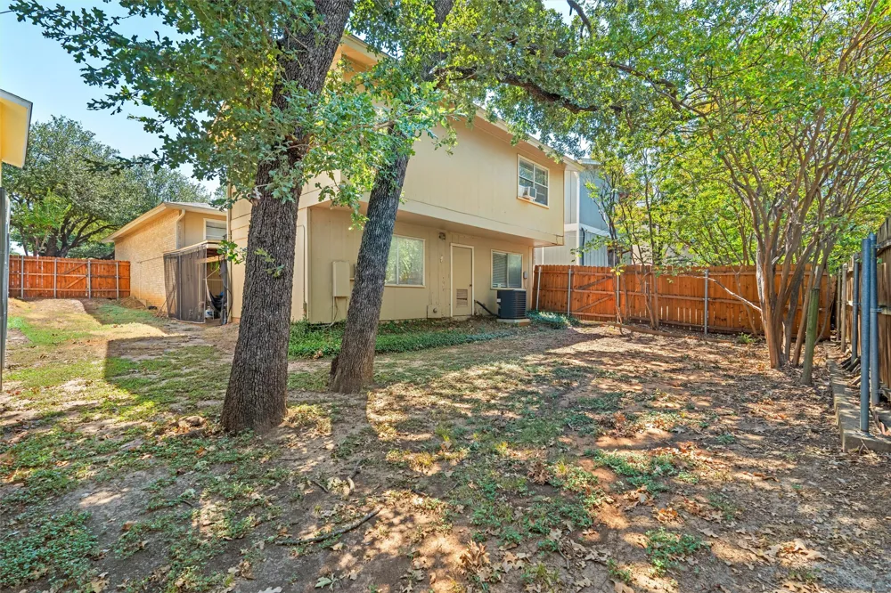 1324 El Camino Real Euless, TX 76040