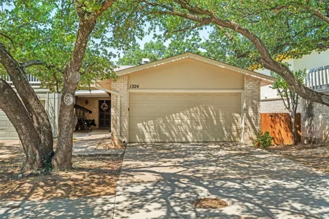 1324 El Camino Real
