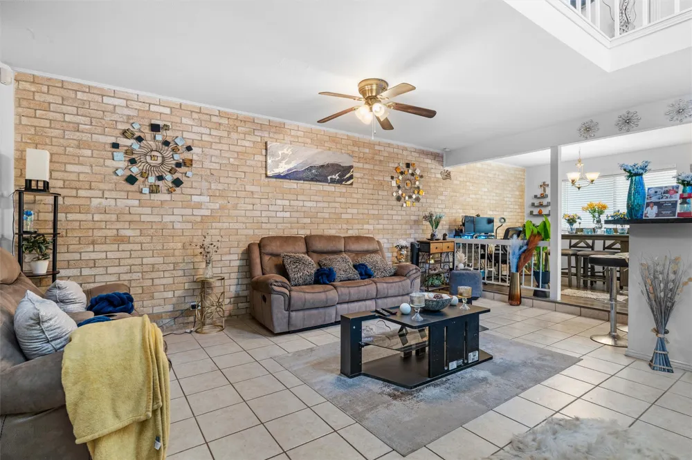 1324 El Camino Real Euless, TX 76040