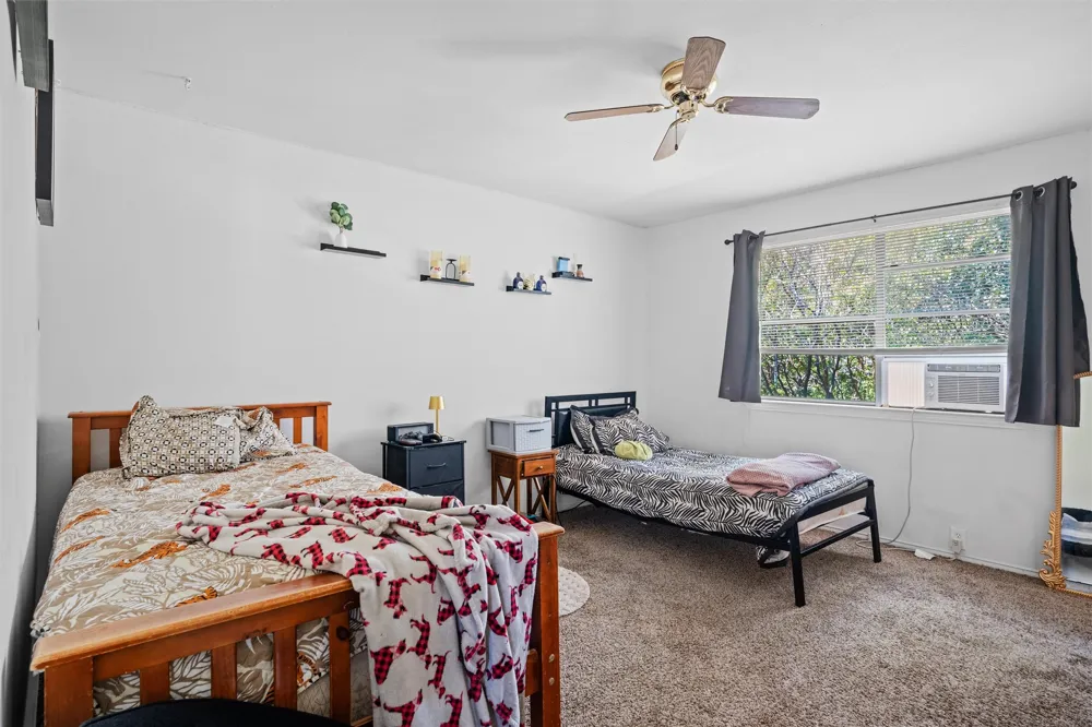 1324 El Camino Real Euless, TX 76040