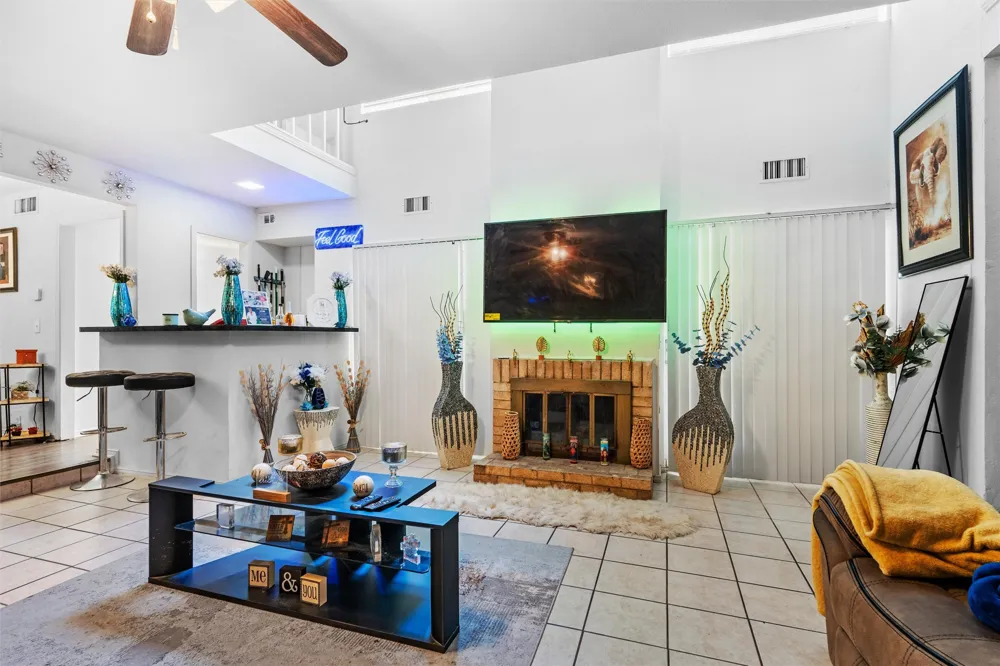 1324 El Camino Real Euless, TX 76040