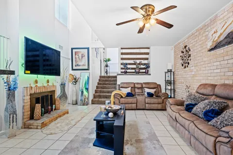 1324 El Camino Real