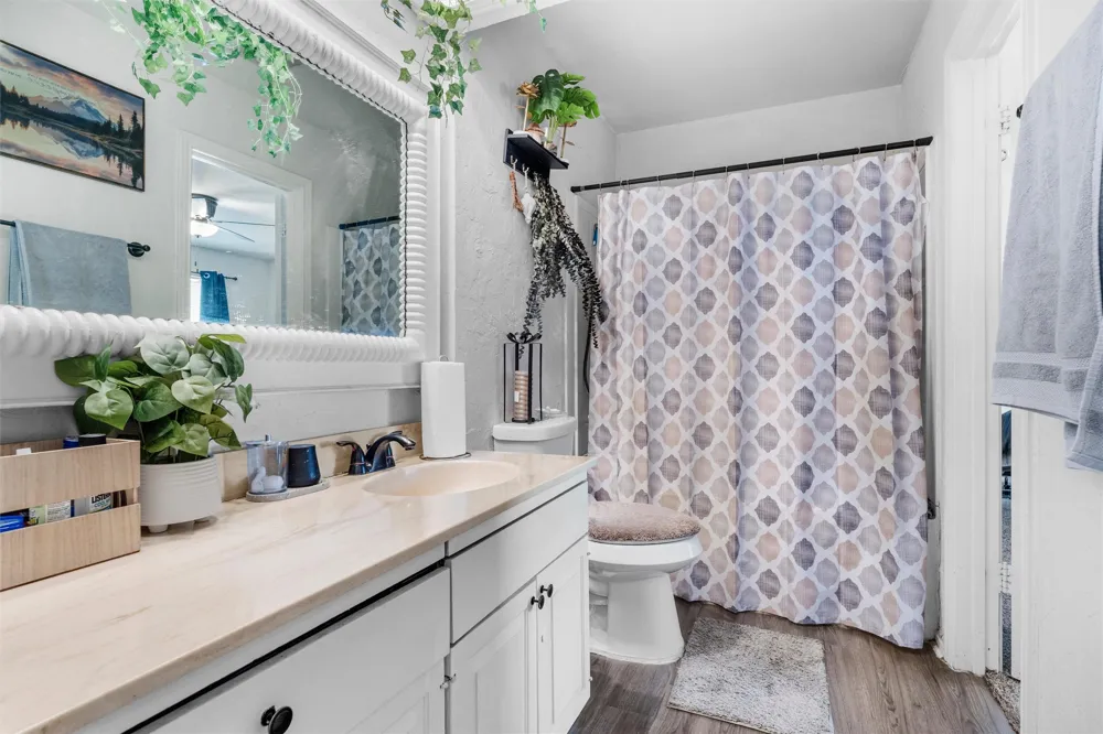1324 El Camino Real Euless, TX 76040