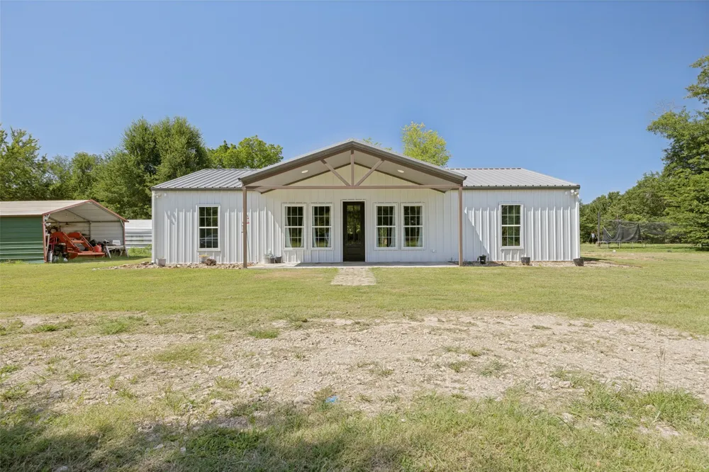 822 Private Road 7370 Point, TX 75472