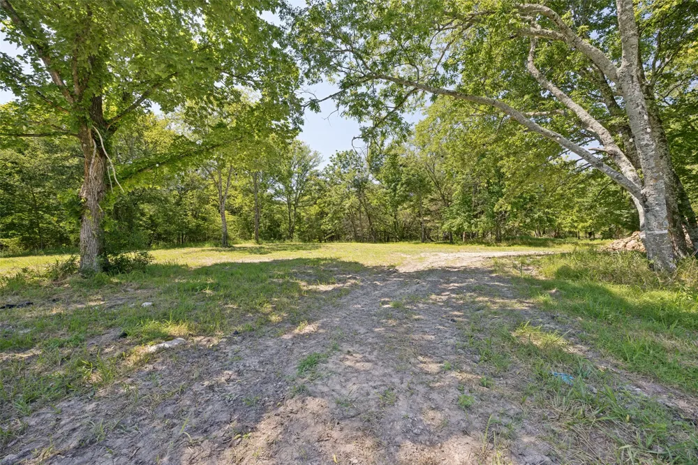 822 Private Road 7370 Point, TX 75472