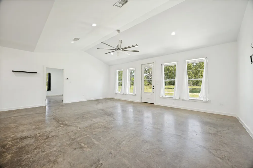 822 Private Road 7370 Point, TX 75472