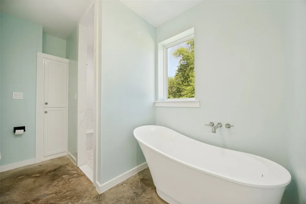 822 Private Road 7370 Point, TX 75472