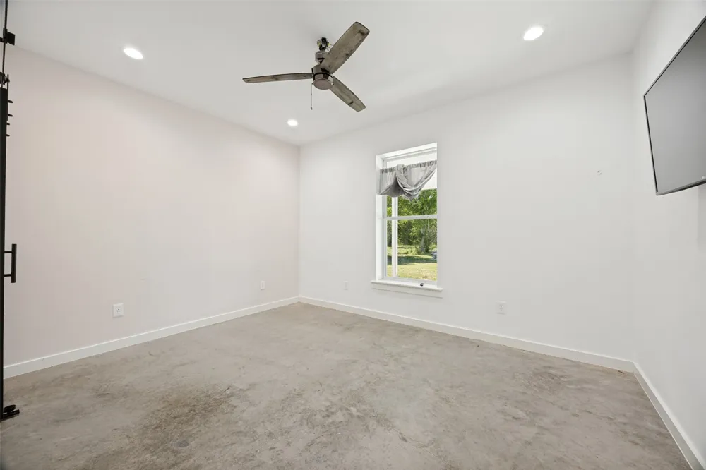 822 Private Road 7370 Point, TX 75472