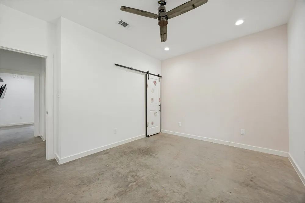 822 Private Road 7370 Point, TX 75472