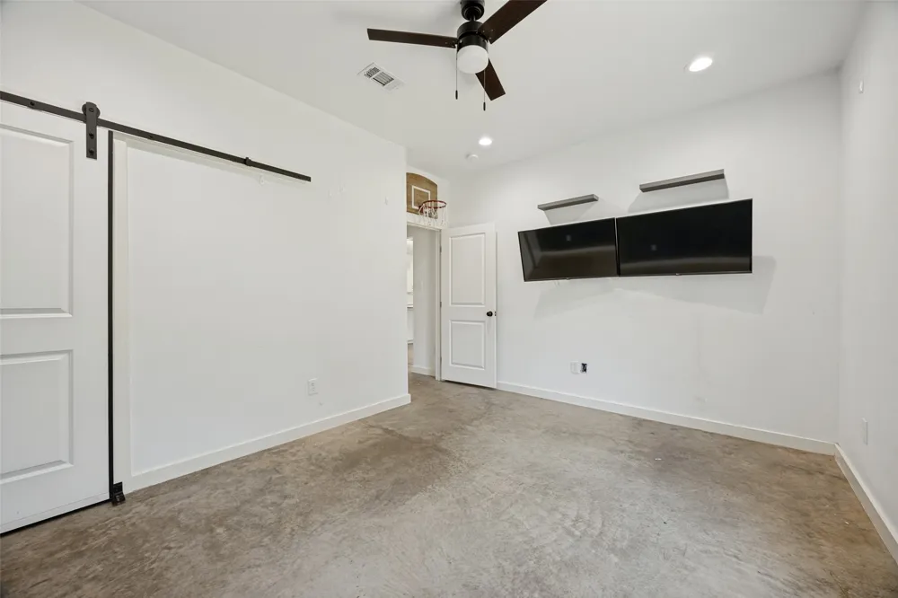 822 Private Road 7370 Point, TX 75472
