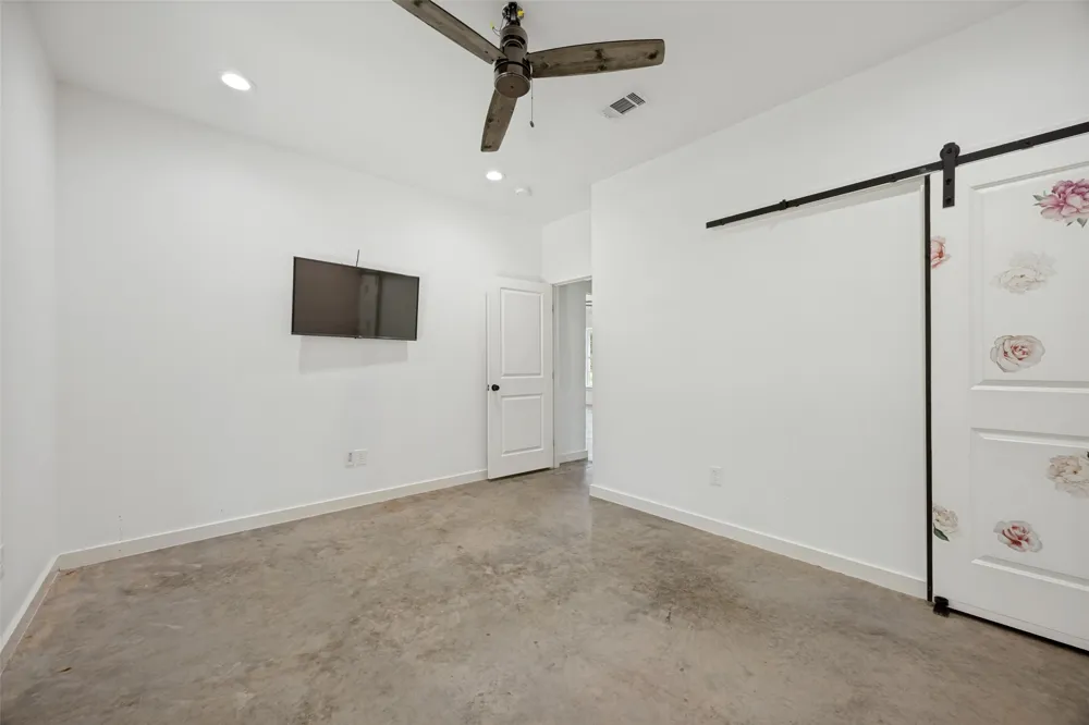 822 Private Road 7370 Point, TX 75472
