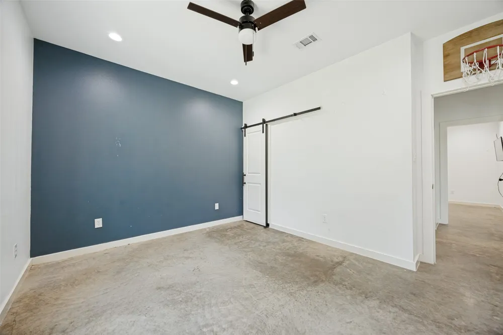 822 Private Road 7370 Point, TX 75472