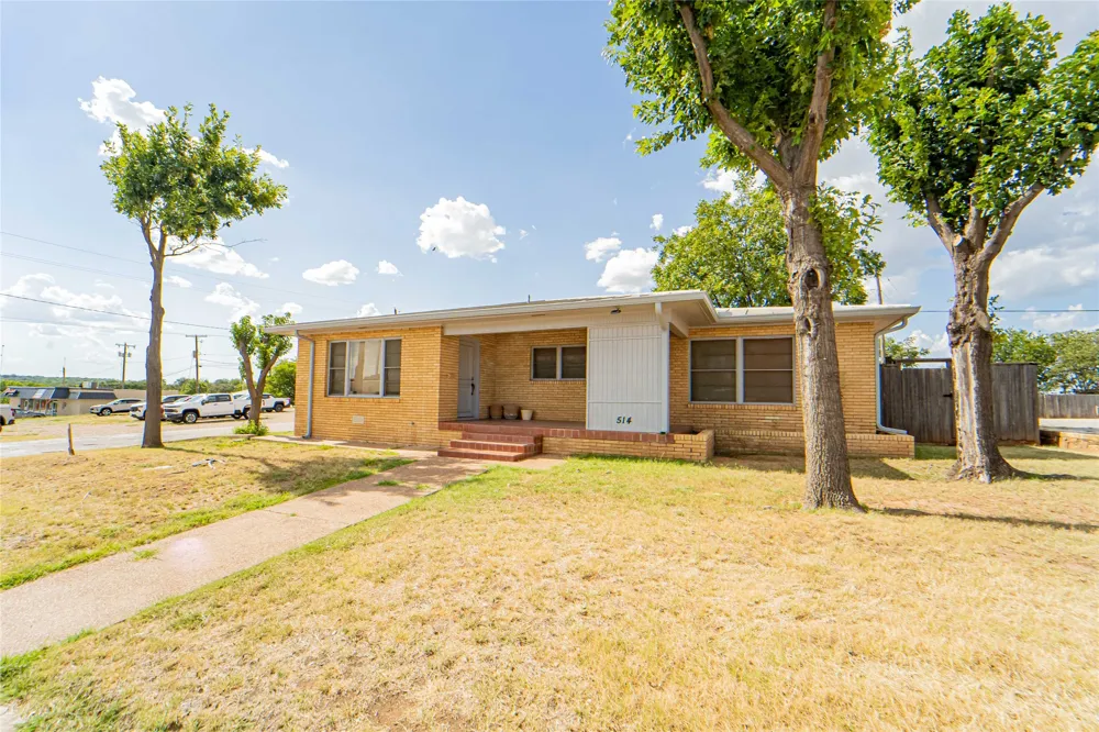 514 W Walker Street Breckenridge, TX 76424