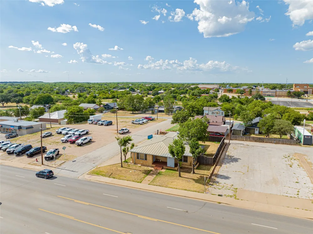 514 W Walker Street Breckenridge, TX 76424