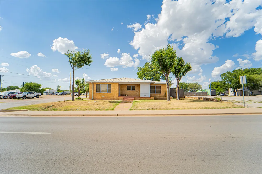 514 W Walker Street Breckenridge, TX 76424