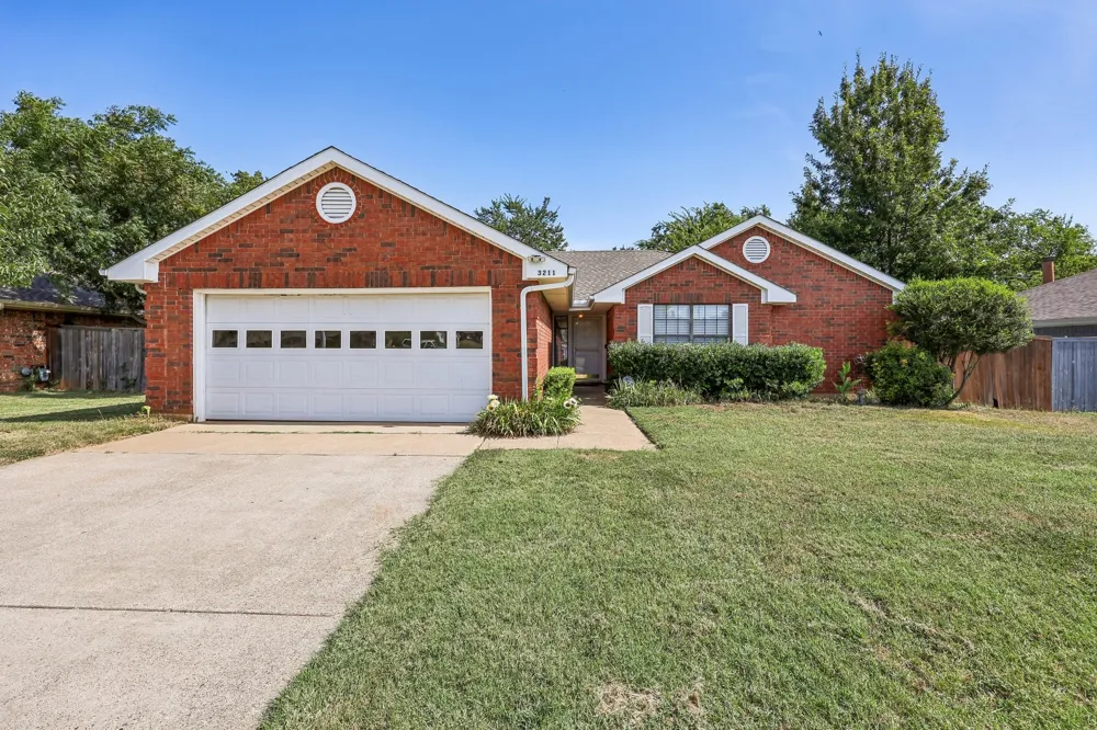 3211 Brookview Drive Corinth, TX 76210