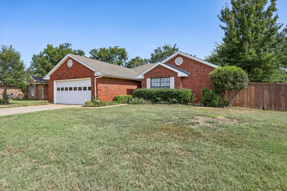 3211 Brookview Drive Corinth, TX 76210