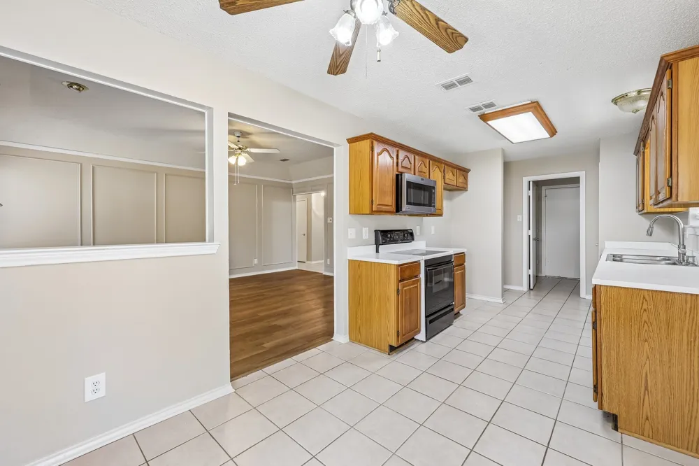 3211 Brookview Drive Corinth, TX 76210