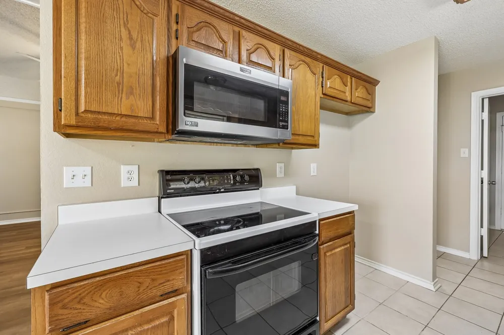 3211 Brookview Drive Corinth, TX 76210