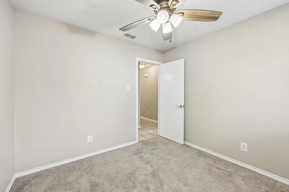 3211 Brookview Drive Corinth, TX 76210