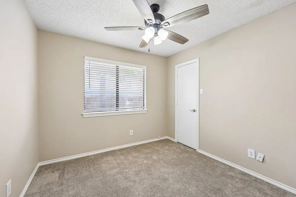3211 Brookview Drive Corinth, TX 76210