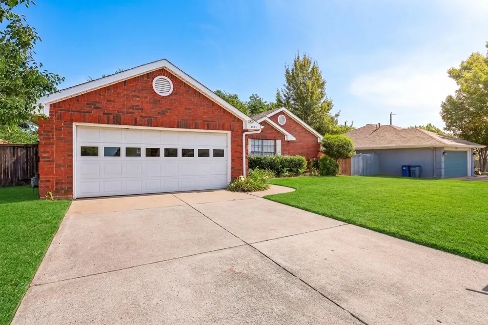3211 Brookview Drive Corinth, TX 76210
