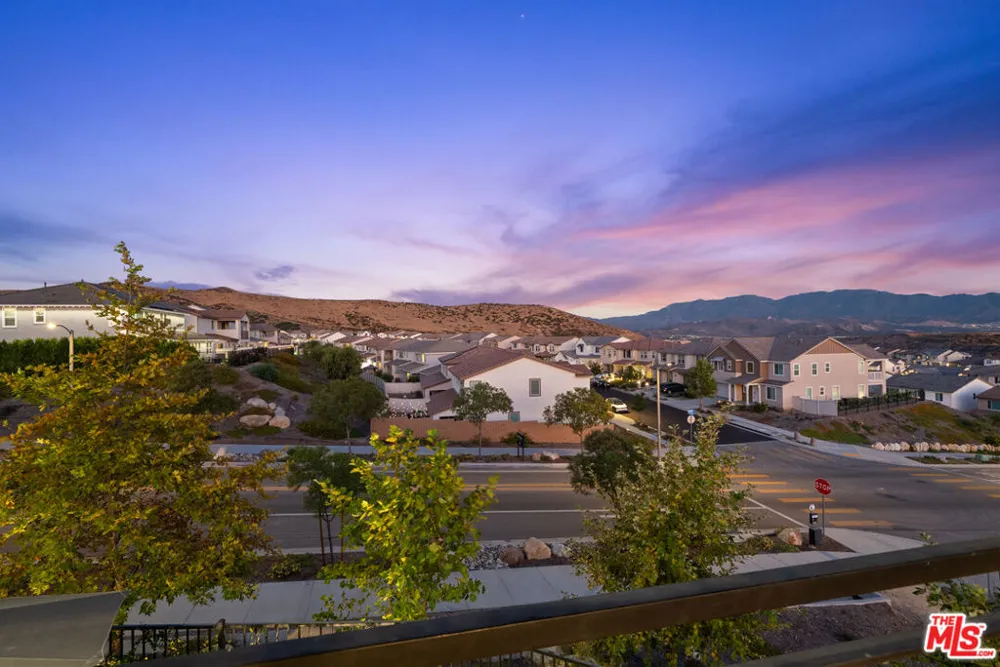 18104 Cyan Way Santa Clarita, CA 91350