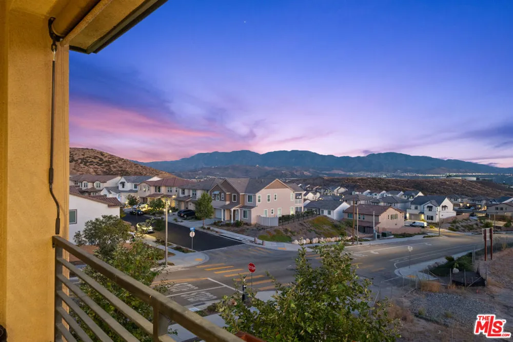 18104 Cyan Way Santa Clarita, CA 91350