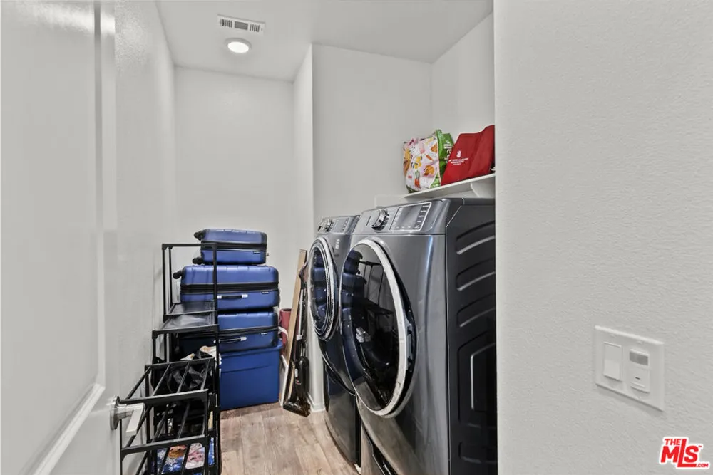 18104 Cyan Way Santa Clarita, CA 91350