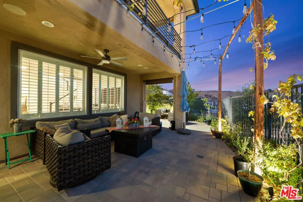 18104 Cyan Way Santa Clarita, CA 91350