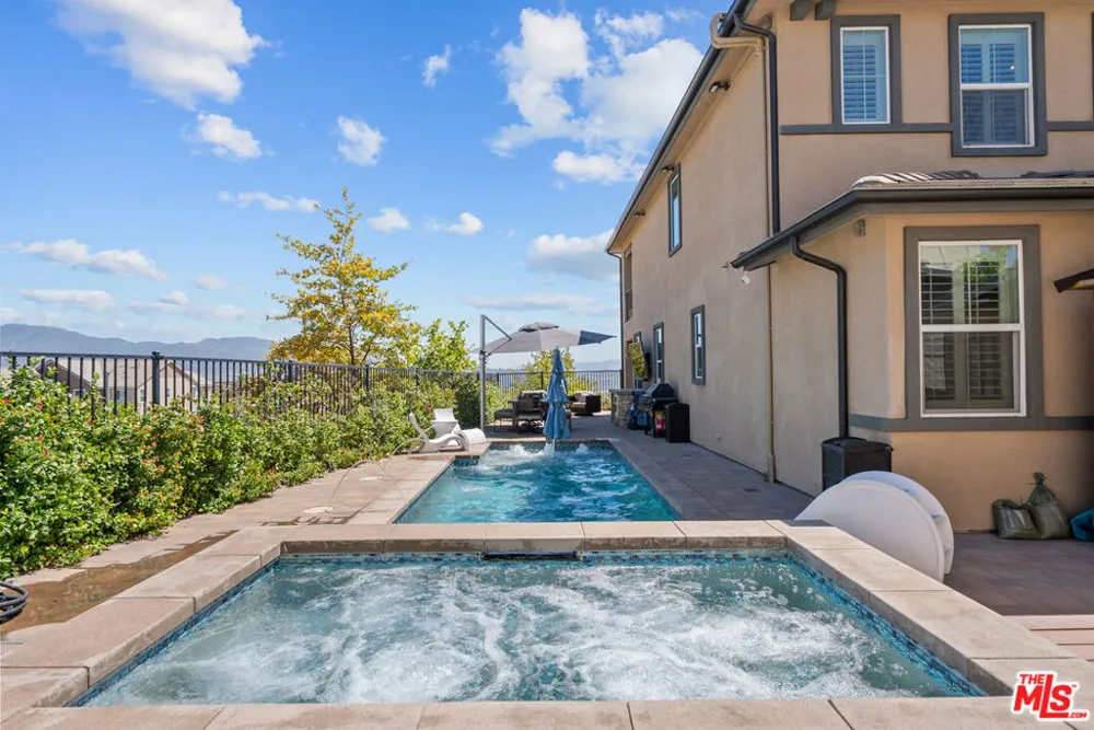 18104 Cyan Way Santa Clarita, CA 91350