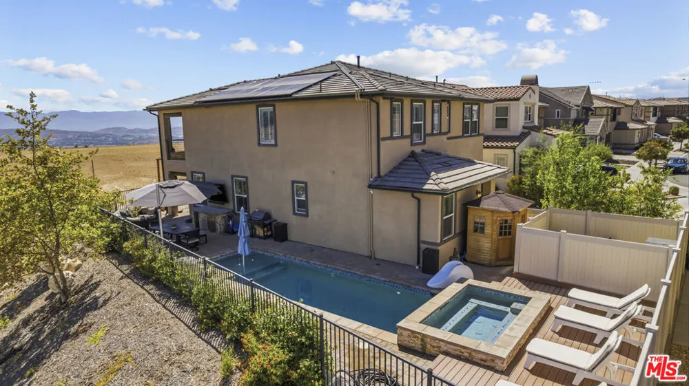 18104 Cyan Way Santa Clarita, CA 91350