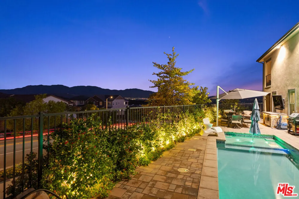 18104 Cyan Way Santa Clarita, CA 91350