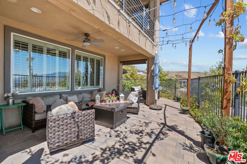 18104 Cyan Way Santa Clarita, CA 91350