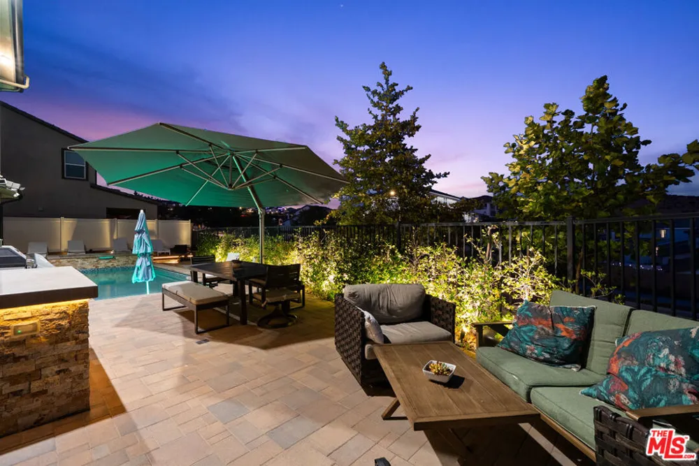 18104 Cyan Way Santa Clarita, CA 91350