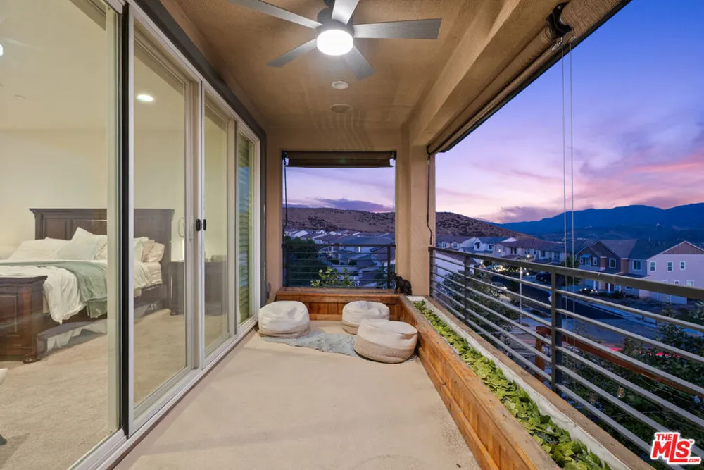 18104 Cyan Way Santa Clarita, CA 91350