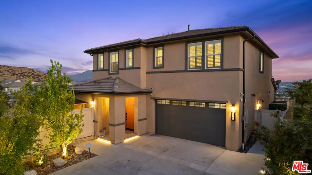 18104 Cyan Way Santa Clarita, CA 91350