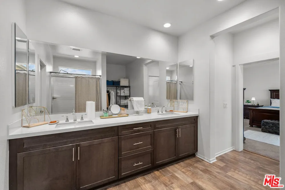 18104 Cyan Way Santa Clarita, CA 91350