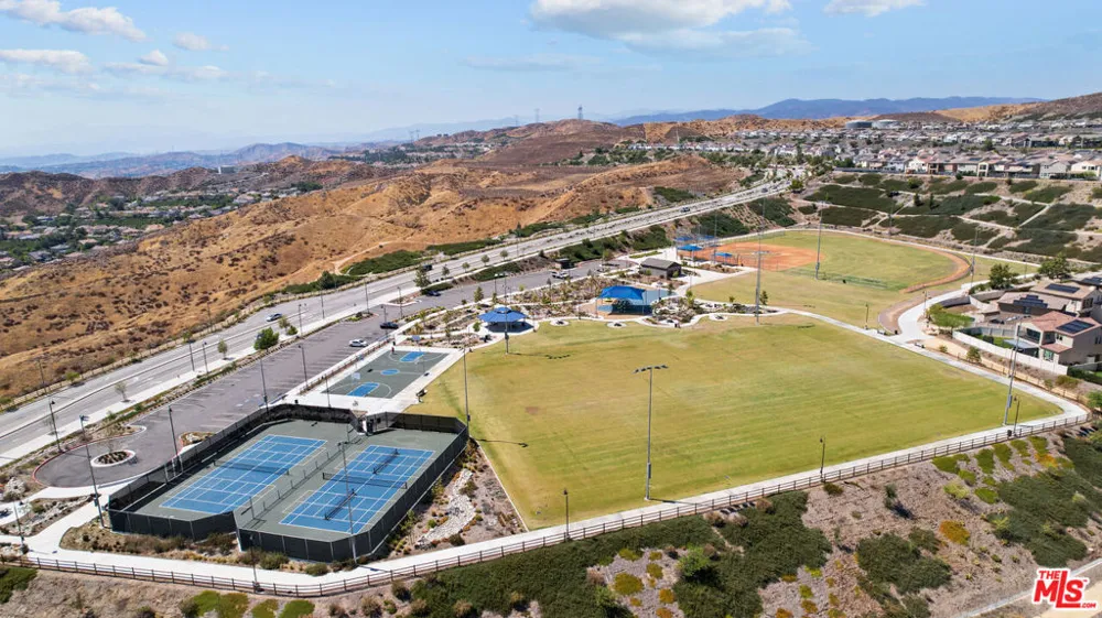 18104 Cyan Way Santa Clarita, CA 91350
