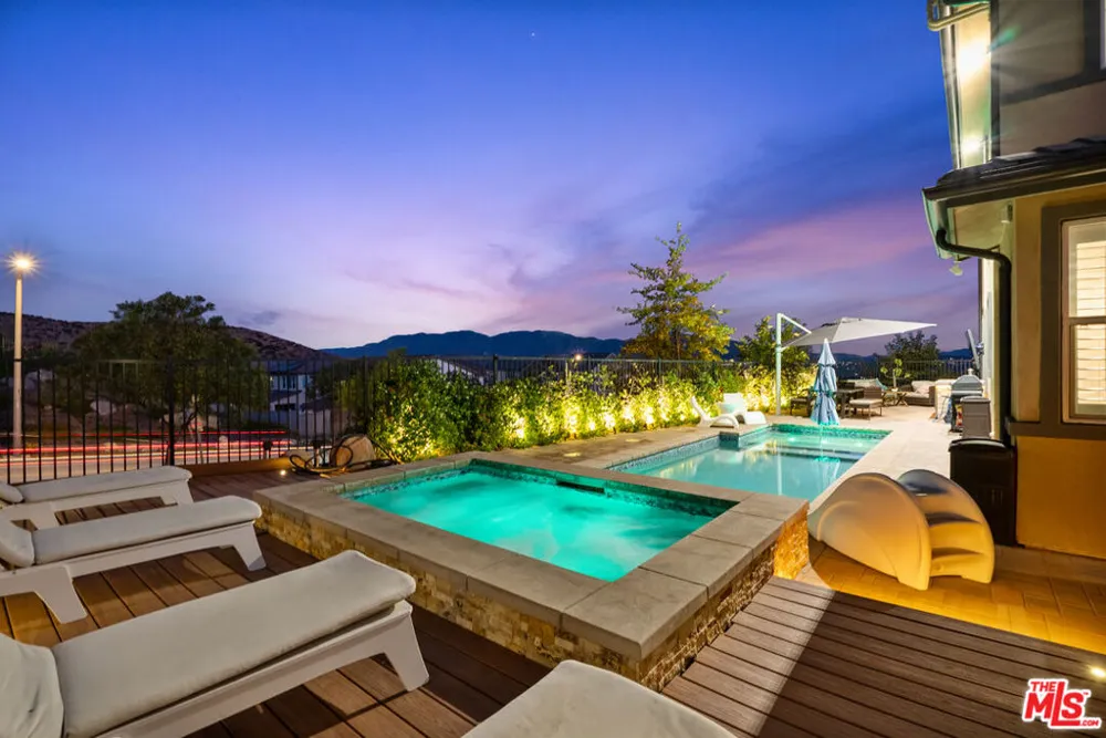 18104 Cyan Way Santa Clarita, CA 91350