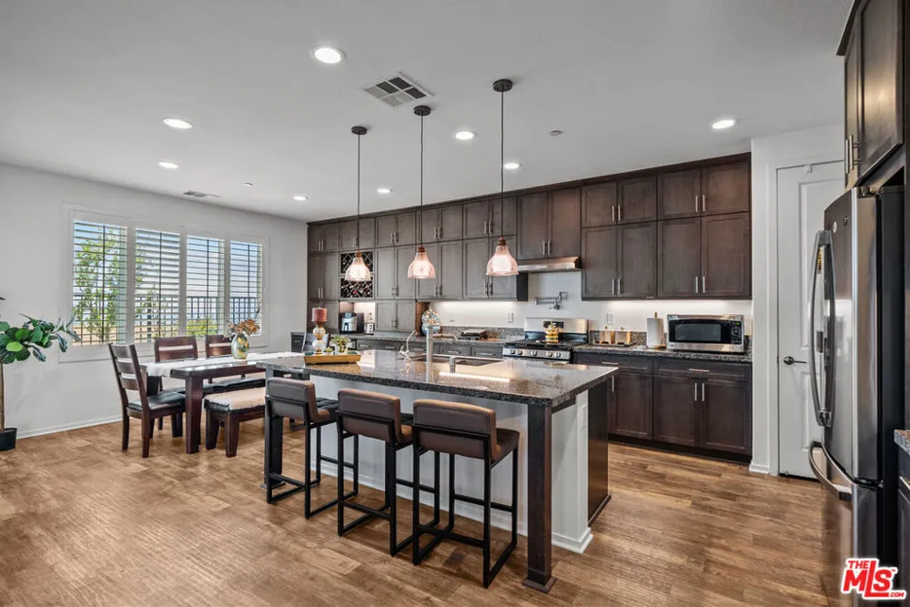 18104 Cyan Way Santa Clarita, CA 91350