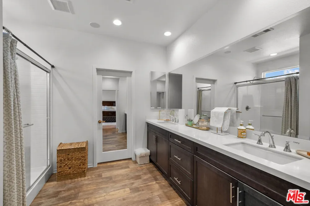 18104 Cyan Way Santa Clarita, CA 91350